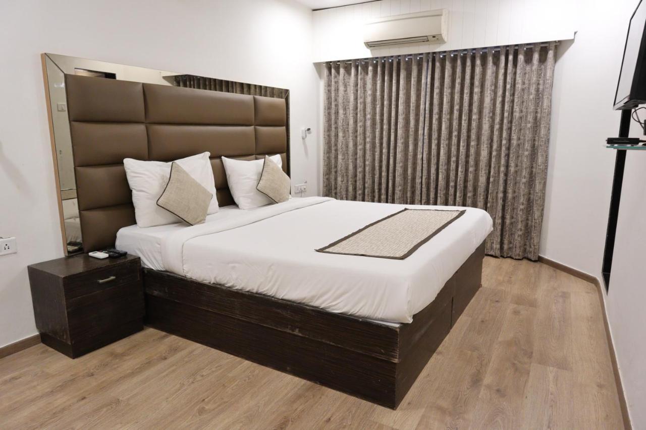 מומביי Hotel Supreme - Cuffe Parade מראה חיצוני תמונה
