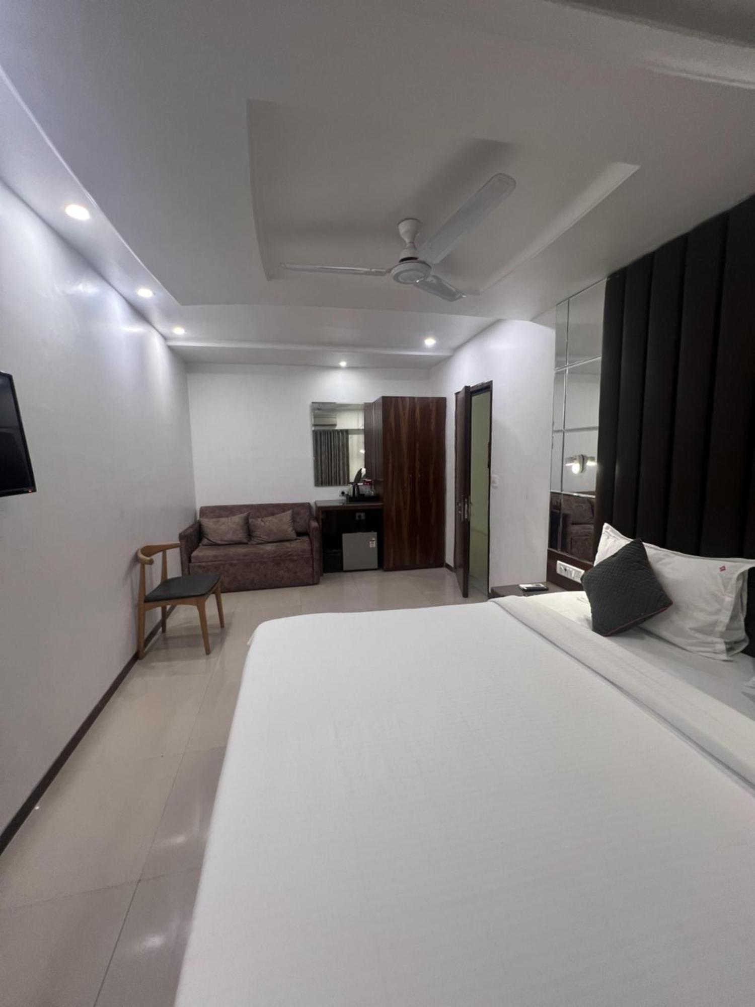 מומביי Hotel Supreme - Cuffe Parade מראה חיצוני תמונה