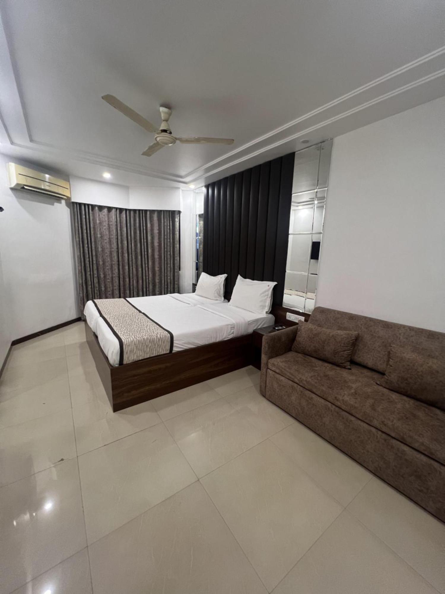 מומביי Hotel Supreme - Cuffe Parade מראה חיצוני תמונה