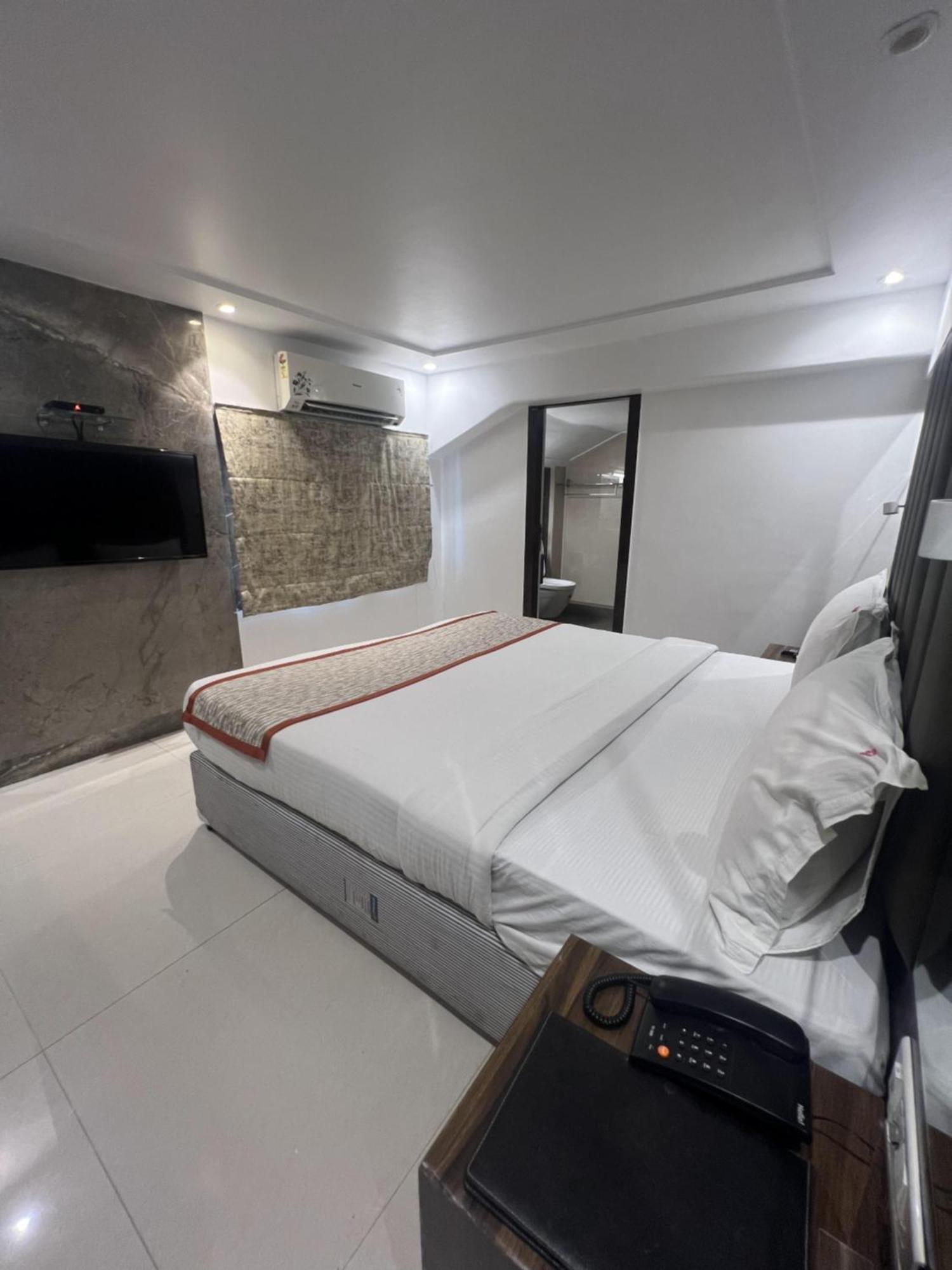 מומביי Hotel Supreme - Cuffe Parade מראה חיצוני תמונה