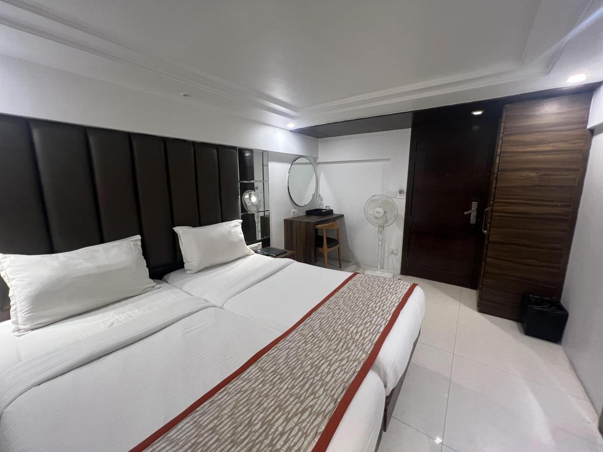 מומביי Hotel Supreme - Cuffe Parade מראה חיצוני תמונה