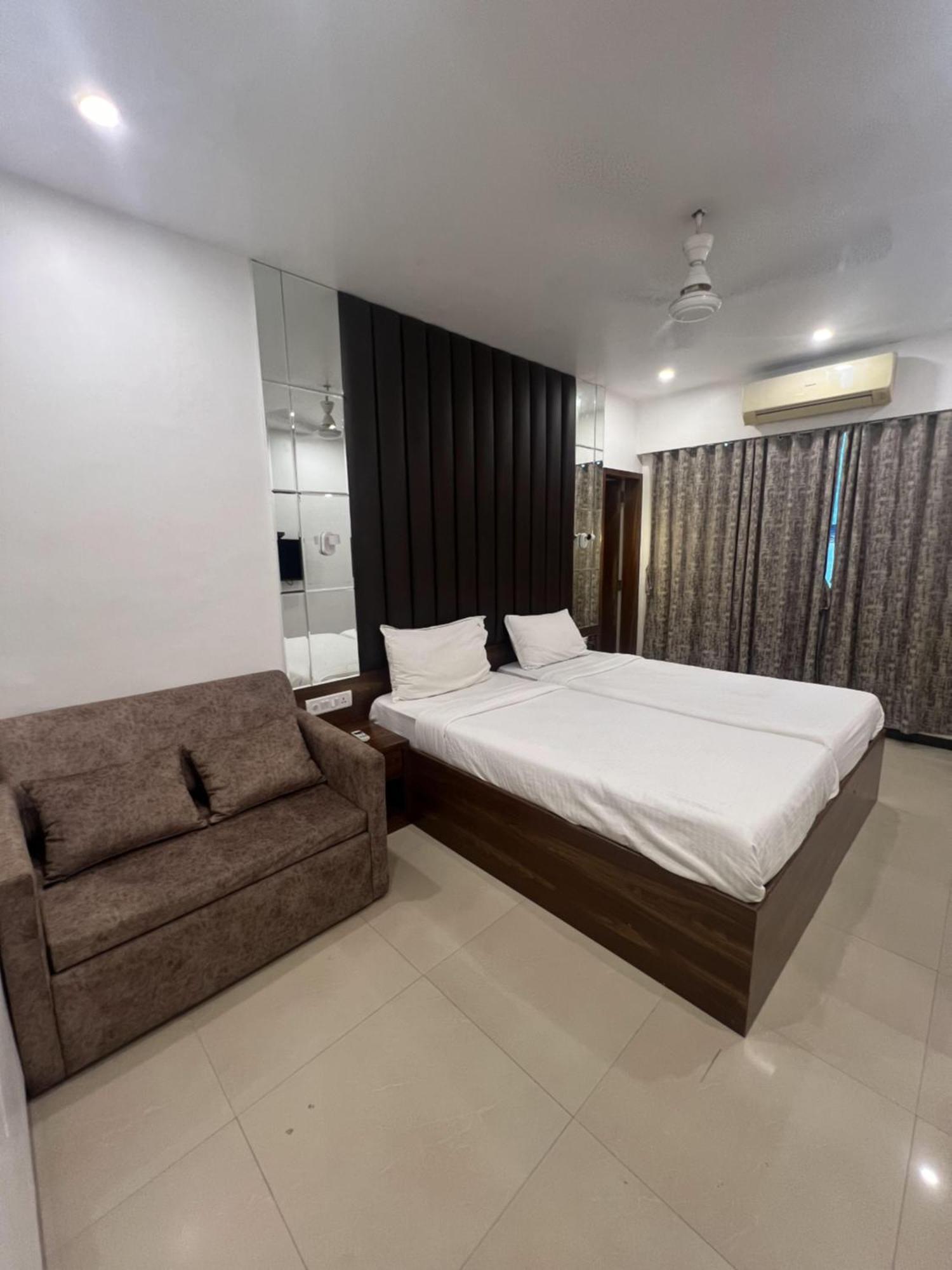 מומביי Hotel Supreme - Cuffe Parade מראה חיצוני תמונה