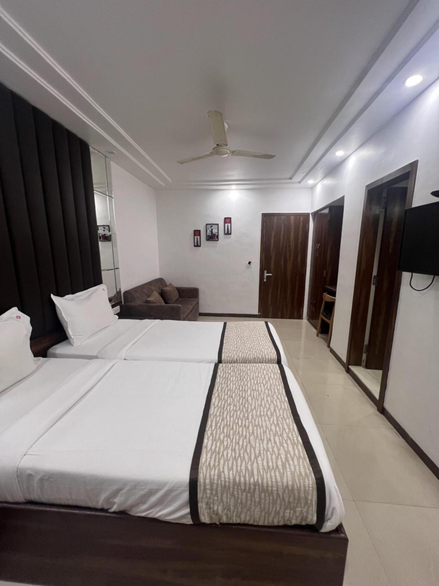 מומביי Hotel Supreme - Cuffe Parade מראה חיצוני תמונה