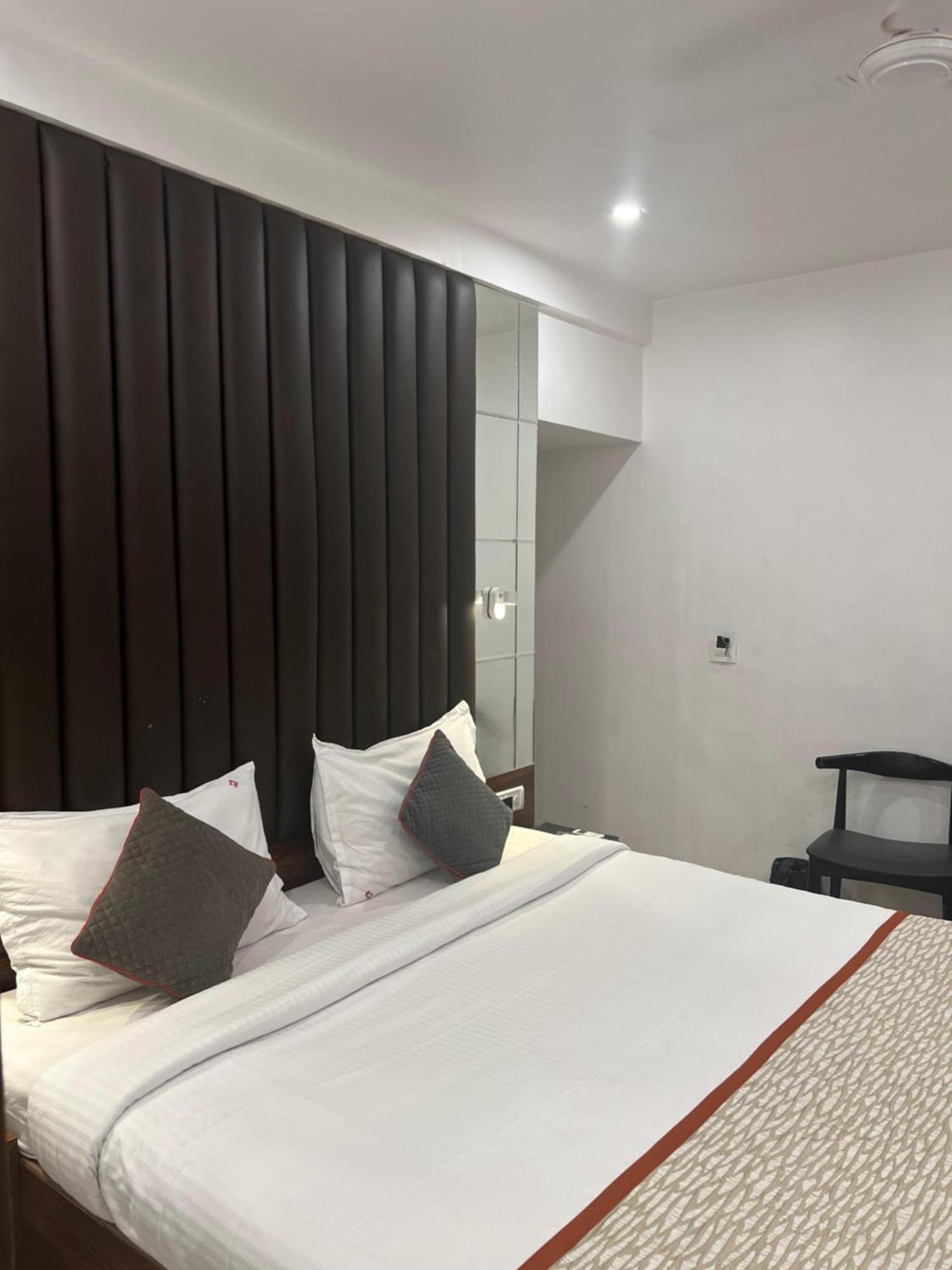 מומביי Hotel Supreme - Cuffe Parade מראה חיצוני תמונה